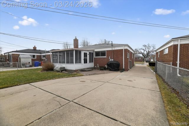 18053 Airport Road, Fraser, MI 48026