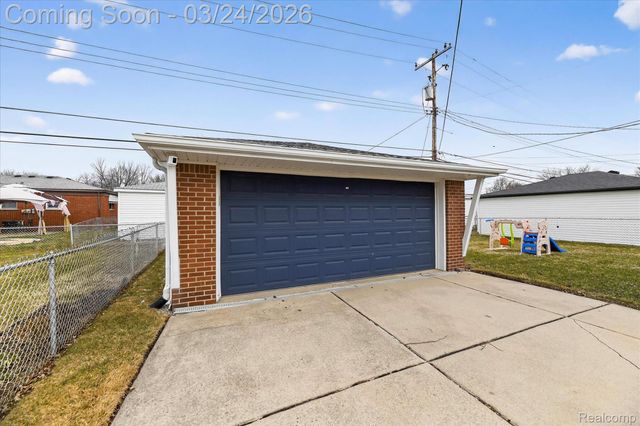 18053 Airport Road, Fraser, MI 48026