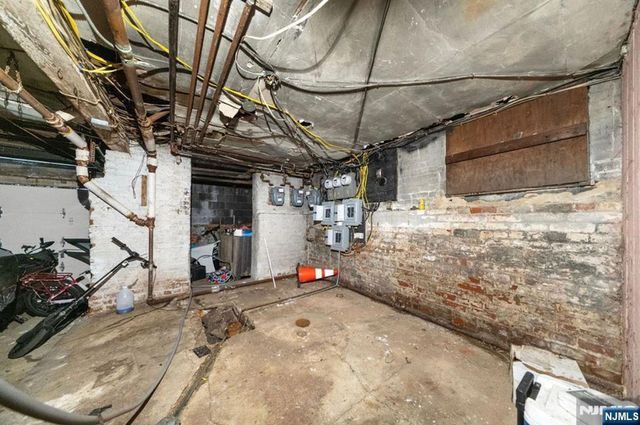 166 Bergen Avenue, Jersey City, NJ 07305