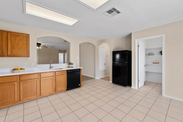 100 Bennett CV, Hutto, TX 78634
