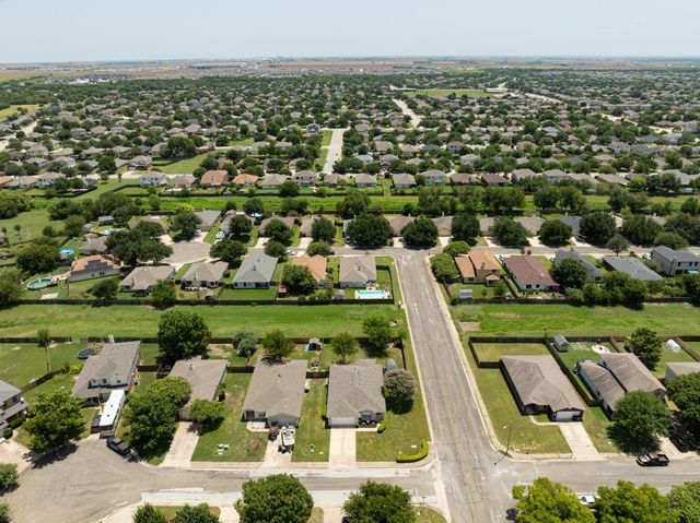 100 Bennett CV, Hutto, TX 78634