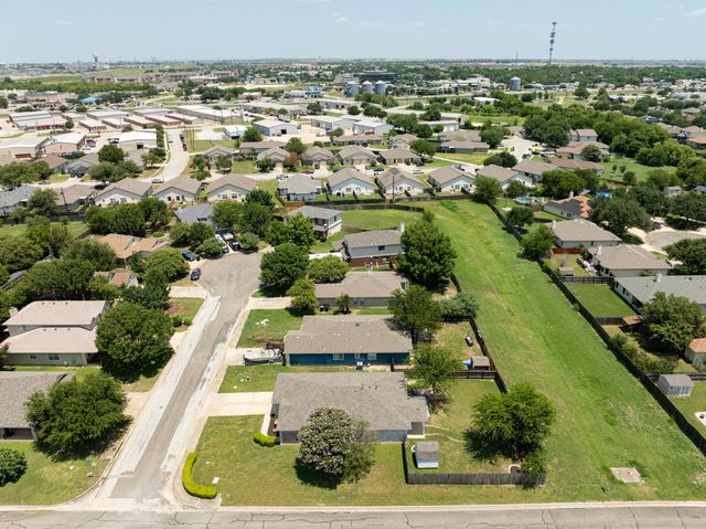 100 Bennett CV, Hutto, TX 78634