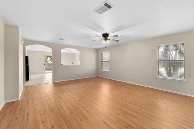 100 Bennett CV, Hutto, TX 78634