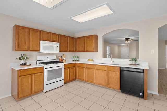 100 Bennett CV, Hutto, TX 78634