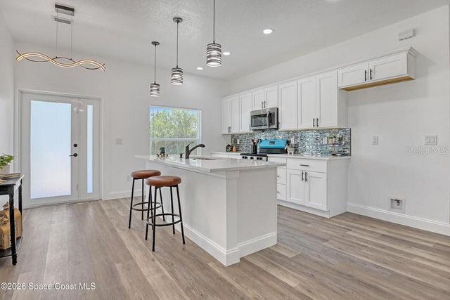 601 YARDLEY STREET SW, Palm Bay, FL 32908