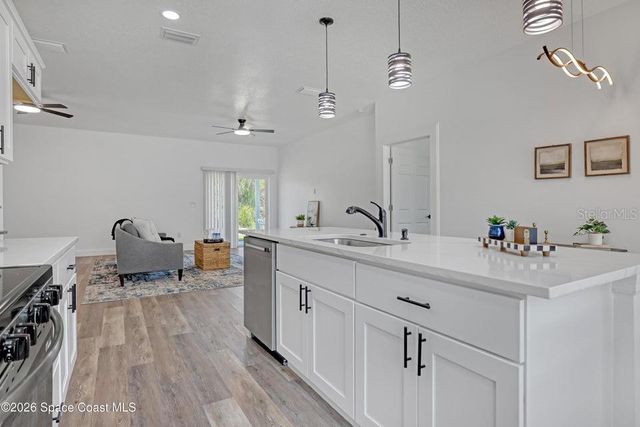 601 YARDLEY STREET SW, Palm Bay, FL 32908
