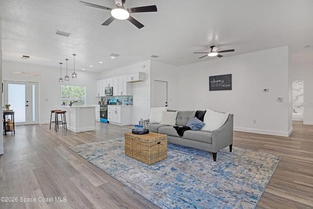 601 YARDLEY STREET SW, Palm Bay, FL 32908