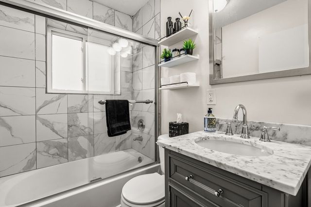 543 Adams St 24, Boston, MA 02122