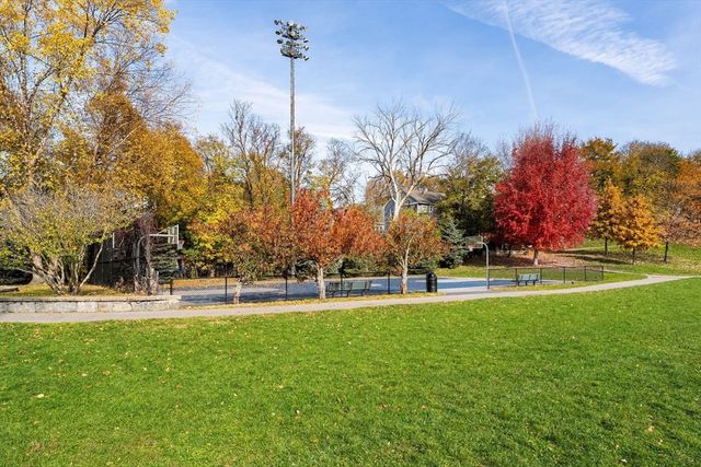 543 Adams St 24, Boston, MA 02122