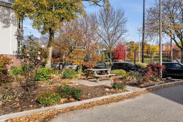 543 Adams St 24, Boston, MA 02122