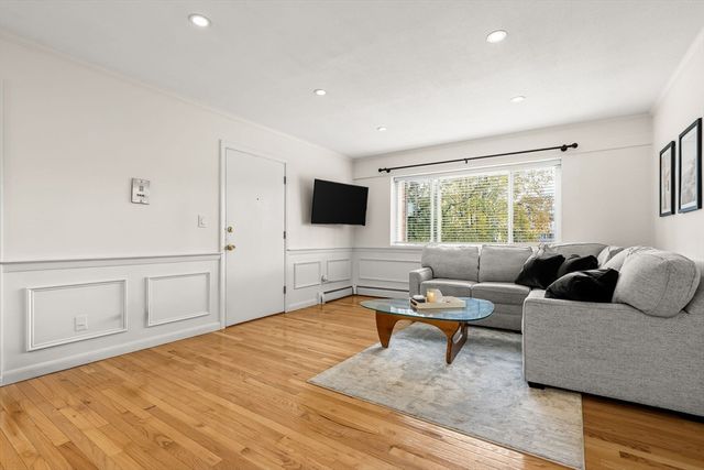 543 Adams St 24, Boston, MA 02122