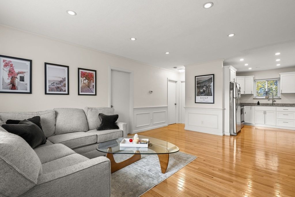 543 Adams St 24, Boston, MA 02122