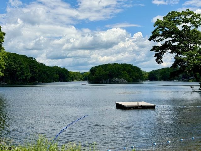 9 Beaver Trl, Hardyston Twp., NJ 07460