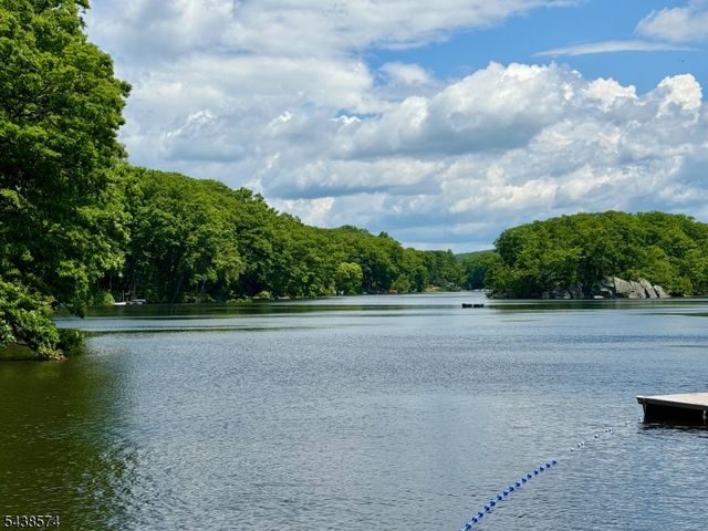 9 Beaver Trl, Hardyston Twp., NJ 07460