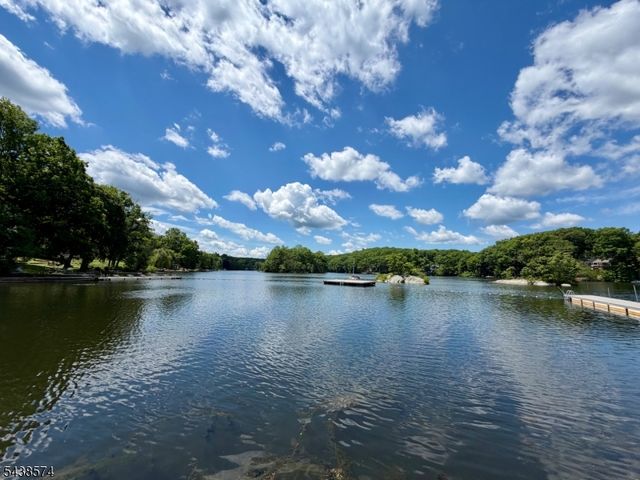 9 Beaver Trl, Hardyston Twp., NJ 07460