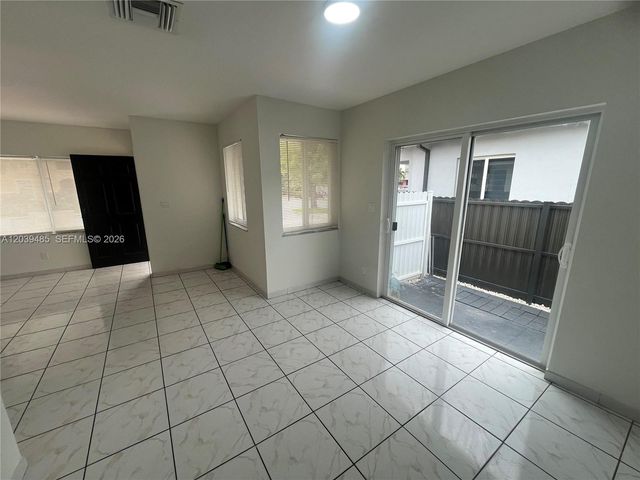28 E 20th St 1, Hialeah, FL 33010