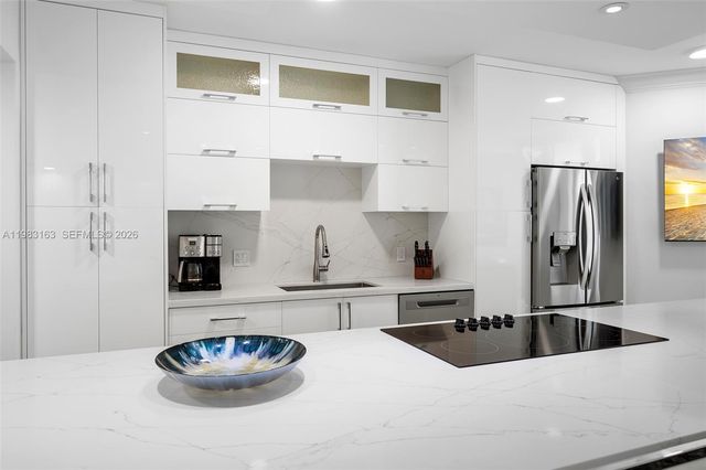 4775 Collins Ave 1504, Miami Beach, FL 33140