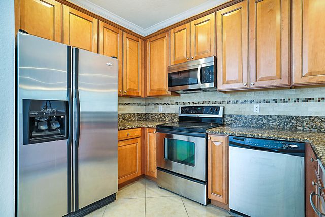 241 E Thatch Palm Circle, Jupiter, FL 33458