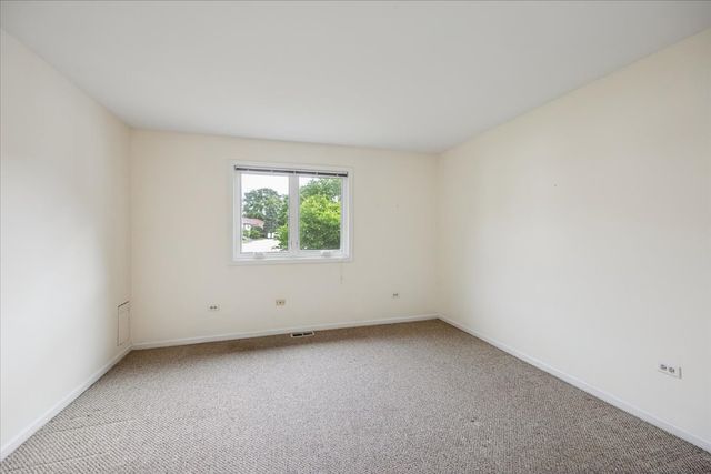 546 Banyon Lane B, La Grange, IL 60525