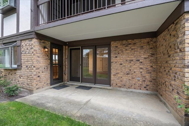 546 Banyon Lane B, La Grange, IL 60525