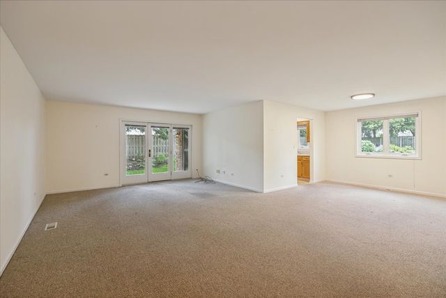 546 Banyon Lane B, La Grange, IL 60525