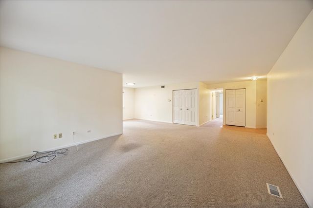 546 Banyon Lane B, La Grange, IL 60525