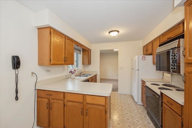 546 Banyon Lane B, La Grange, IL 60525