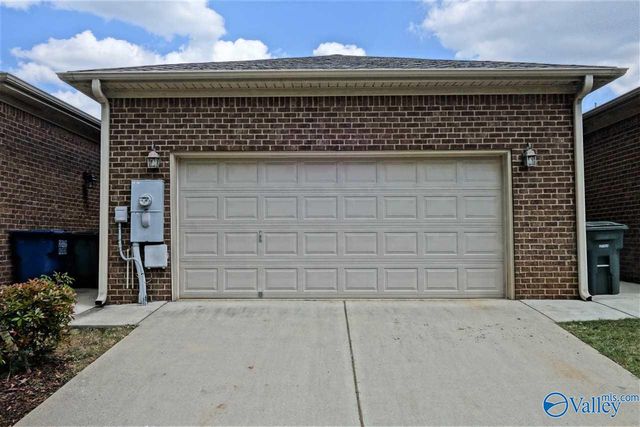 551 West Mossyleaf Drive, Huntsville, AL 35824