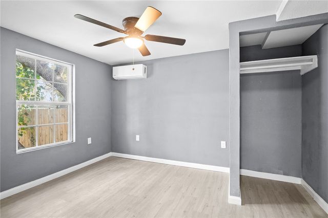 943 S Whitney St, Aransas Pass, TX 78336