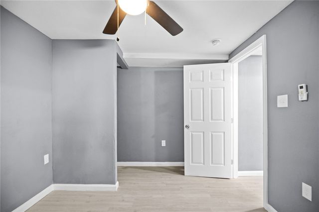 943 S Whitney St, Aransas Pass, TX 78336