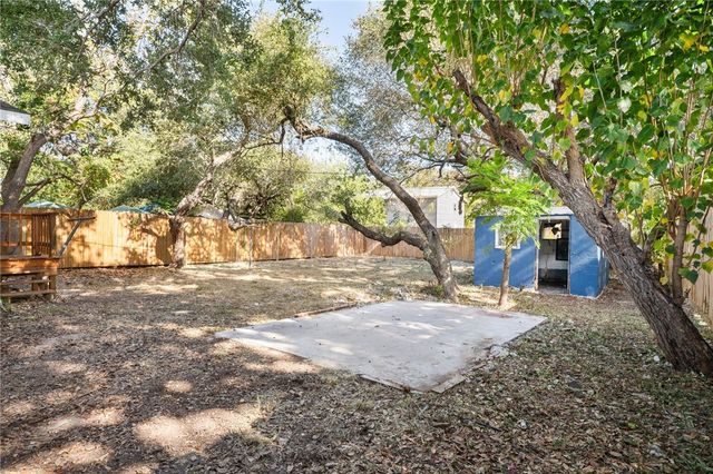 943 S Whitney St, Aransas Pass, TX 78336