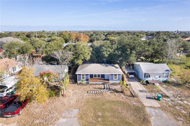 943 S Whitney St, Aransas Pass, TX 78336