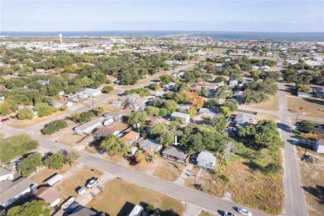 943 S Whitney St, Aransas Pass, TX 78336