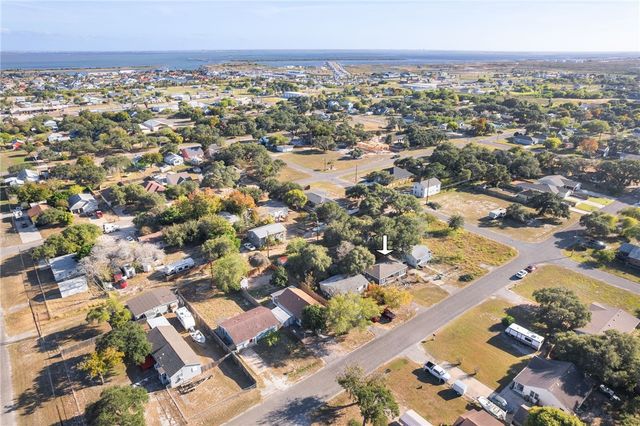 943 S Whitney St, Aransas Pass, TX 78336