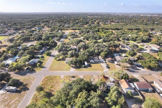 943 S Whitney St, Aransas Pass, TX 78336