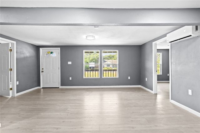 943 S Whitney St, Aransas Pass, TX 78336