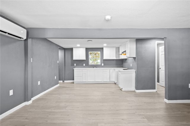 943 S Whitney St, Aransas Pass, TX 78336