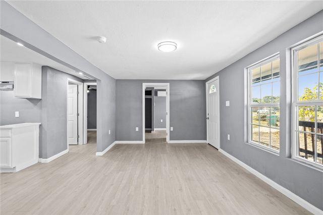 943 S Whitney St, Aransas Pass, TX 78336