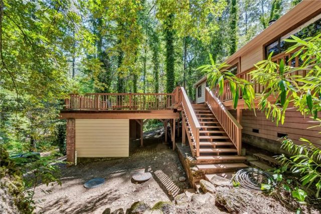 17097 Dogwood Way, Cobb, CA 95461