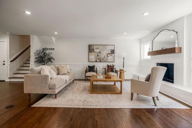 10120 Glenwood Street, Overland Park, KS 66212