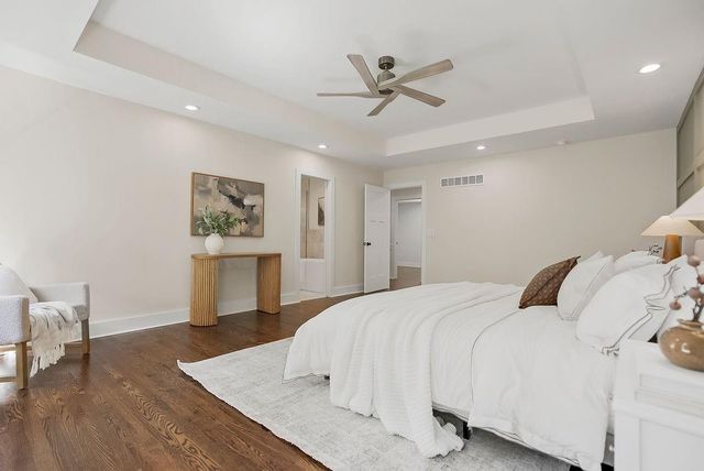 10120 Glenwood Street, Overland Park, KS 66212