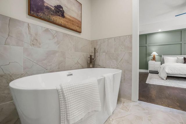 10120 Glenwood Street, Overland Park, KS 66212