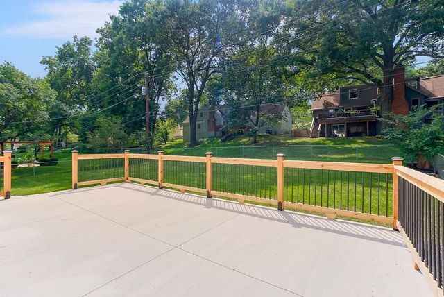 10120 Glenwood Street, Overland Park, KS 66212