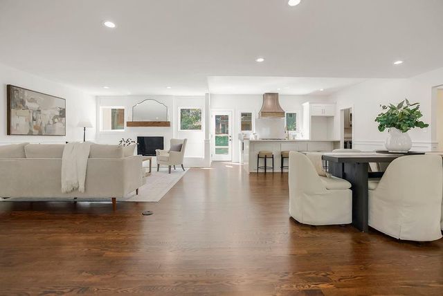 10120 Glenwood Street, Overland Park, KS 66212