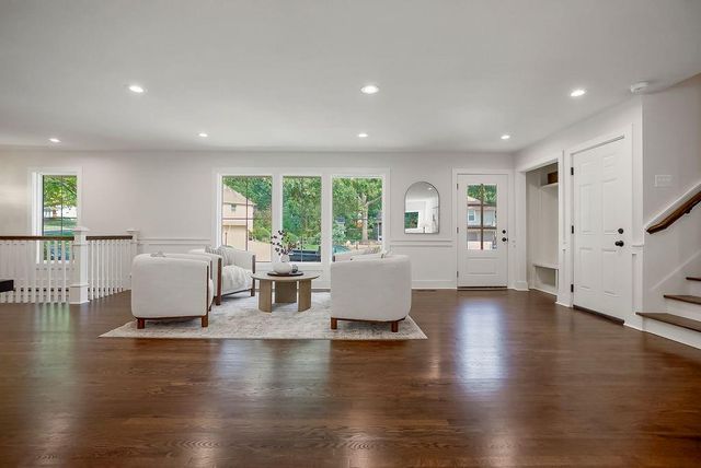 10120 Glenwood Street, Overland Park, KS 66212