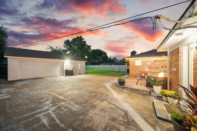 5202 Lamonte Lane, Houston, TX 77092