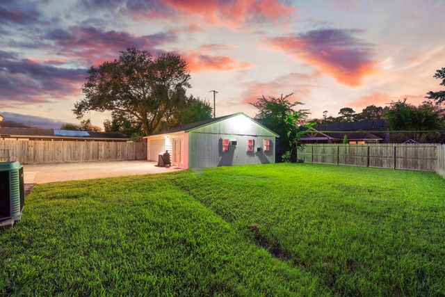 5202 Lamonte Lane, Houston, TX 77092