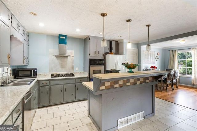 1209 CARRIAGE Trail, Norcross, GA 30093