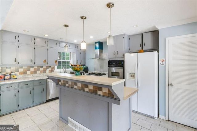 1209 CARRIAGE Trail, Norcross, GA 30093