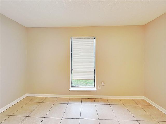 1289 Knoll Court NW, Conyers, GA 30012